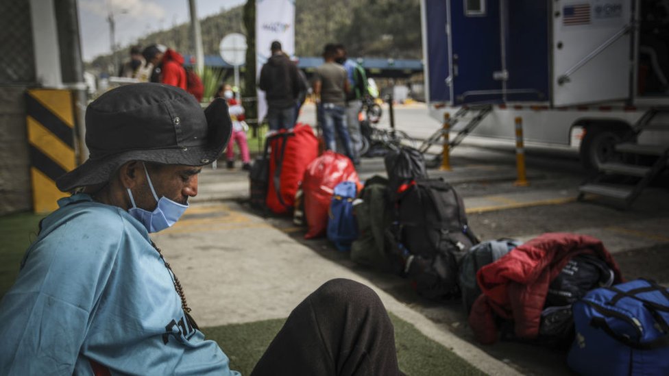Puesto de la Cruz Roja de ayuda a migrantes venezolanos