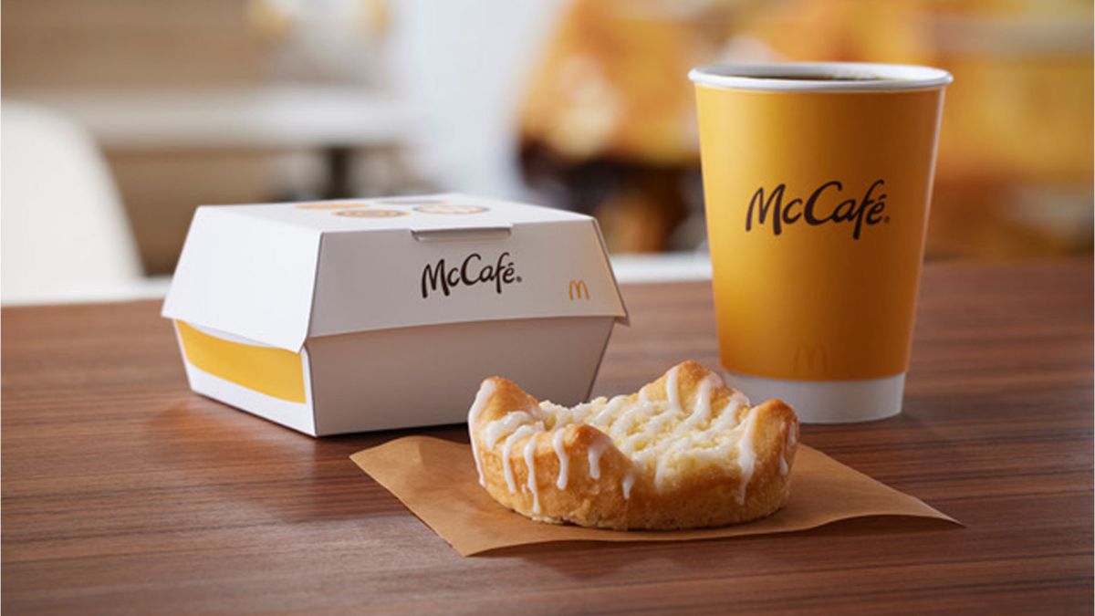 El danés de queso se incorpora a la línea de panadería de McCafé, con la finalidad de fortalecer las ventas de dicha área.