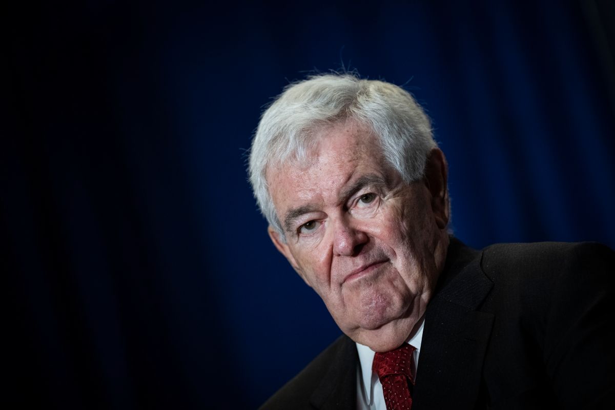 Newt Gingrich debe comparecer ante el panel del 6 de enero.