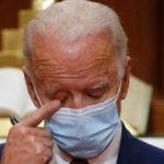 Joe Biden se emocionó al recordar a su hijo Beau en una ceremonia religiosa.
