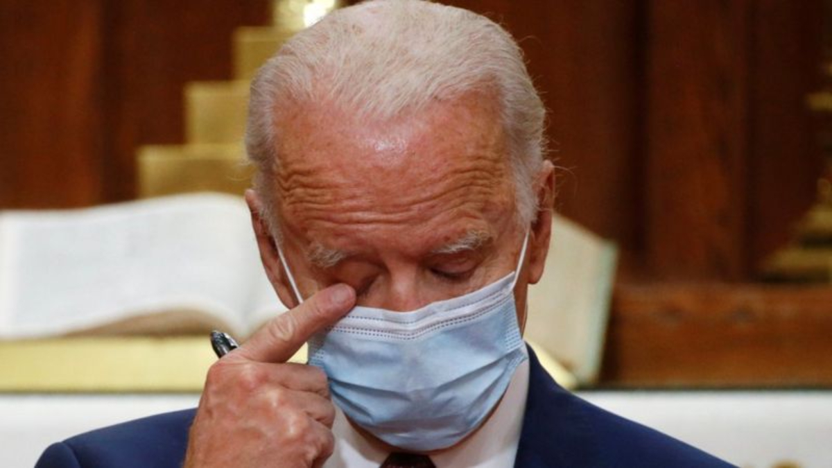 Joe Biden se emocionó al recordar a su hijo Beau en una ceremonia religiosa.