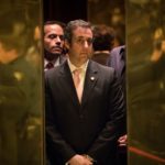 Michael Cohen, exabogado personal de Donald Trump, entra en un ascensor en la Torre Trump.