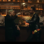 Romeo Santos y Christian Nodal en el video 'Me Extraño'.