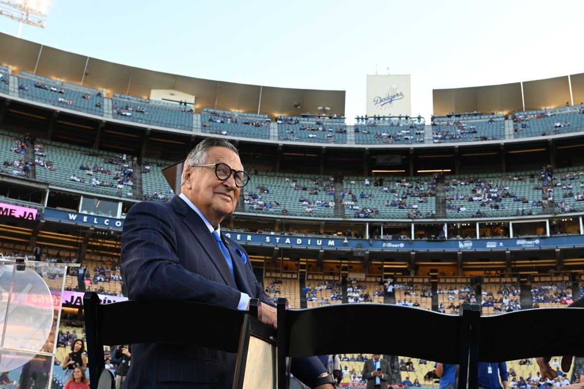 Jaime Jarrín homenajeado en el Dodger Stadium.