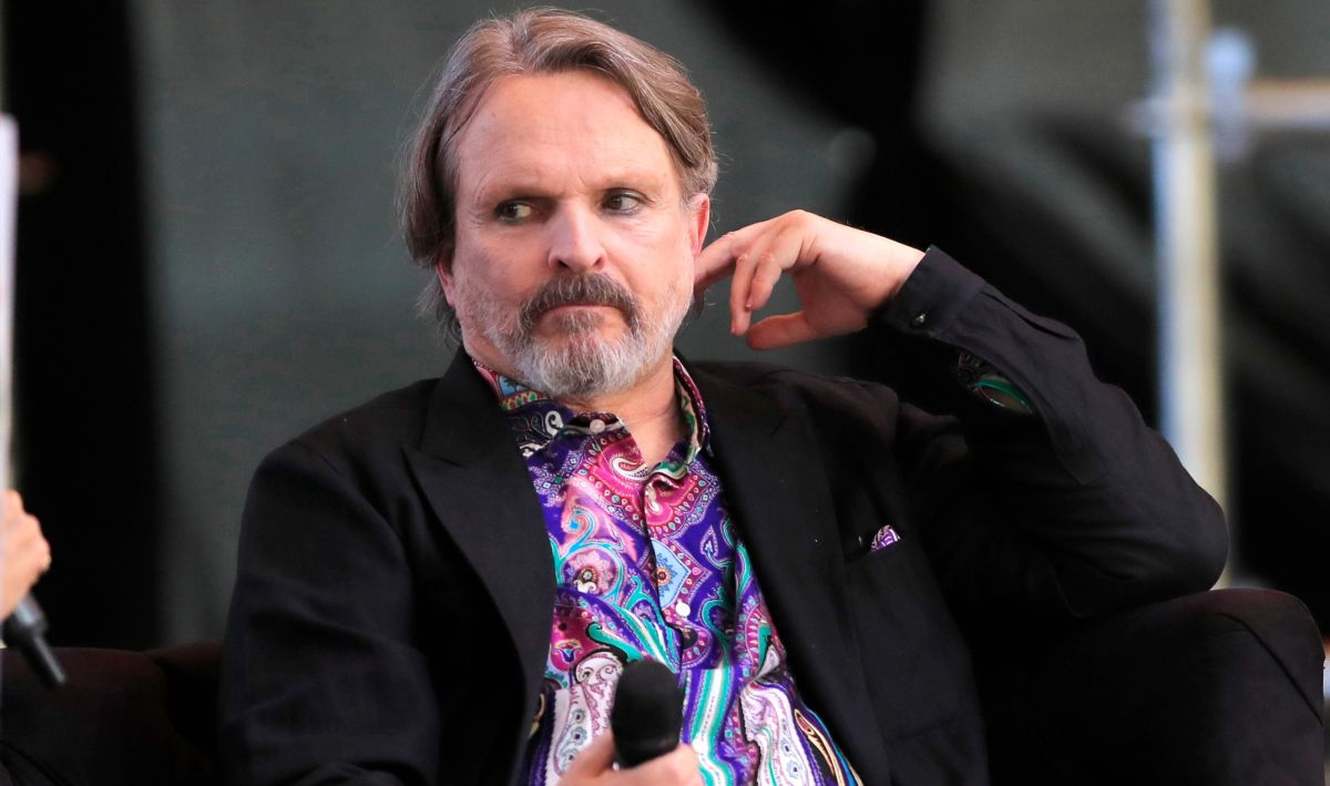 Miguel Bosé tiene listo un nuevo libro en el que explica las letras de sus grandes éxitos.