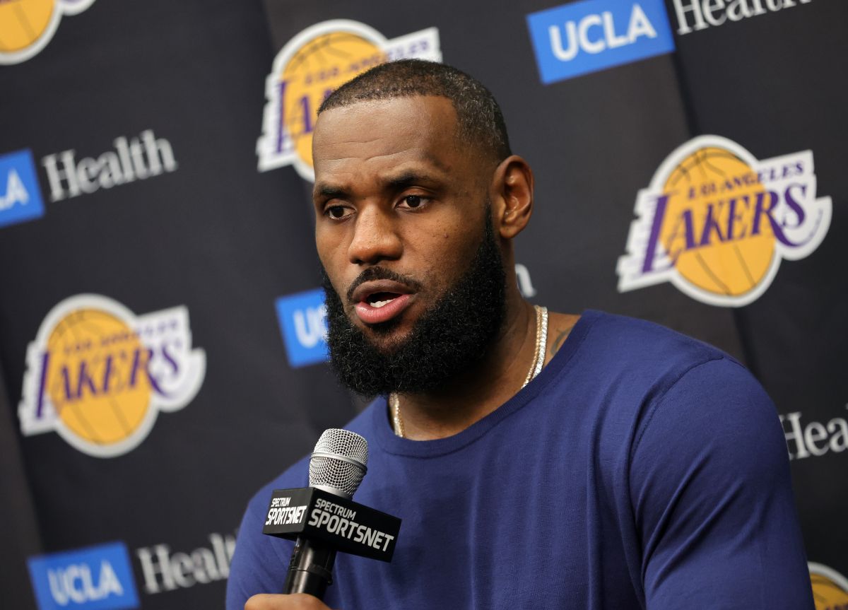 LeBron James, jugador de Lakers, buscaría un equipo para Las Vegas.