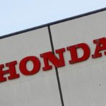 Honda también planea invertir $700 millones adicionales y agregar 300 puestos de trabajo en tres de sus propias fábricas en Ohio.