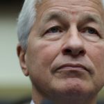 Para el CEO de JP Morgan, los esfuerzos de la Fed para enfriar la economía fueron tardíos y, hasta el momento, no han logrado su objetivo de controlar la inflación.