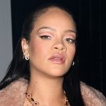 Rihanna regresará al mundo de la música, pero no descuida su línea de lencería.