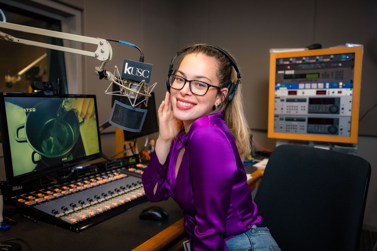 Brisa Siegel es locutora de Nuestra Musica en la estación radial Classical California. (Suministrada)