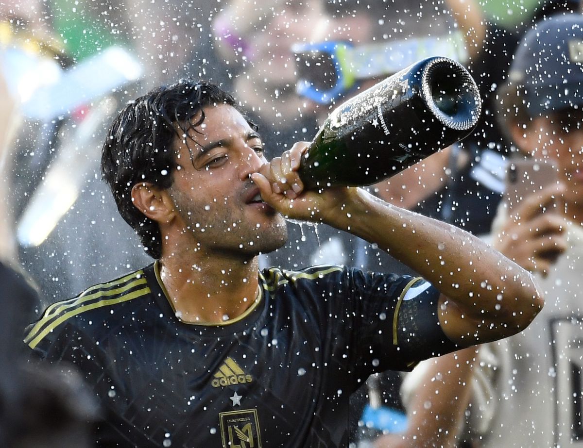 Carlos Vela en plena celebración del campeonato de la MLS.