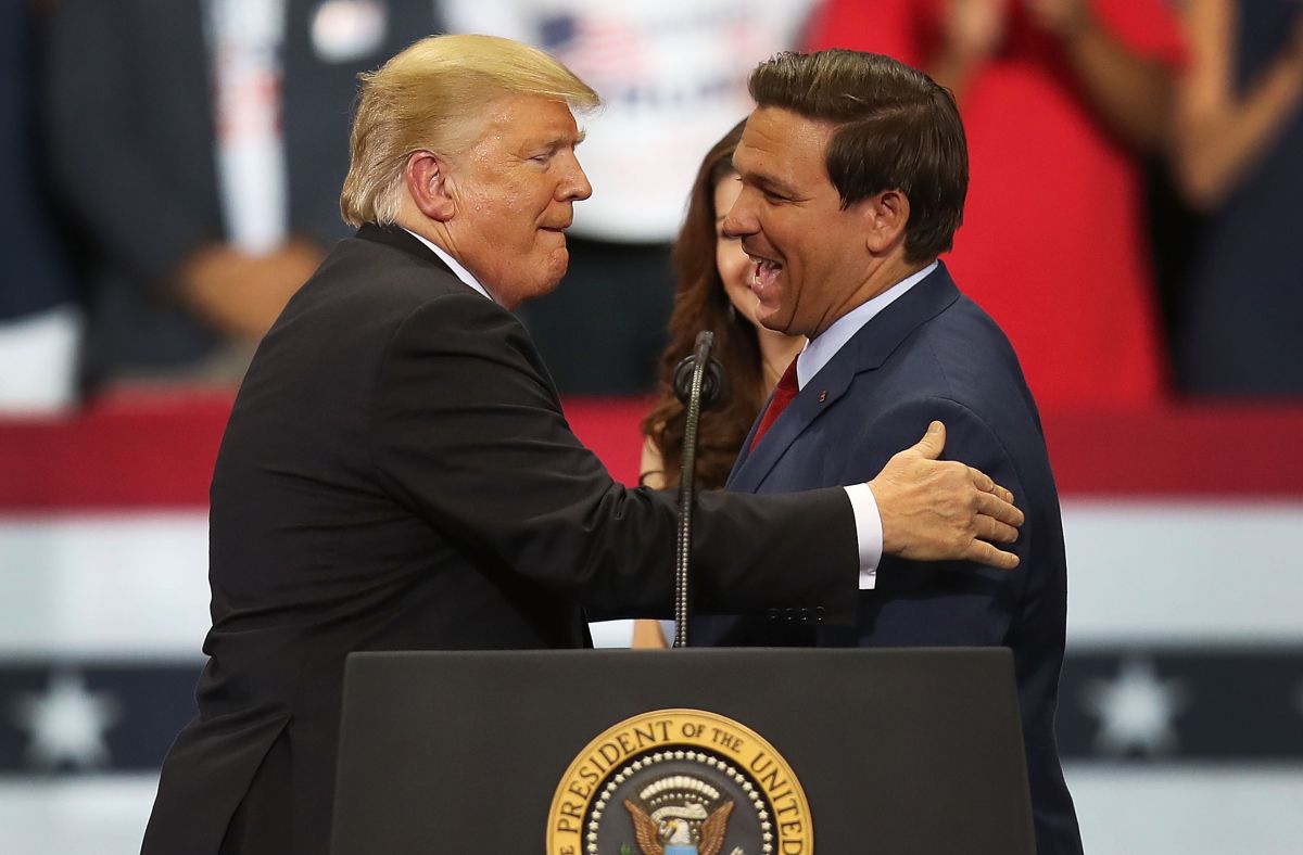 Varias encuestas han revelado que los votantes republicanos se inclinan poco a poco hacia DeSantis y se alejan de Trump.