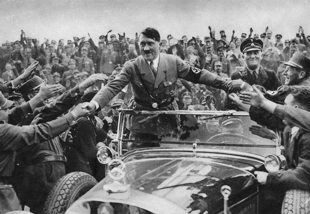 Hitler no se atrevió a arriesgarse a un juicio público, ya que había demasiados agujeros en la historia "oficial".