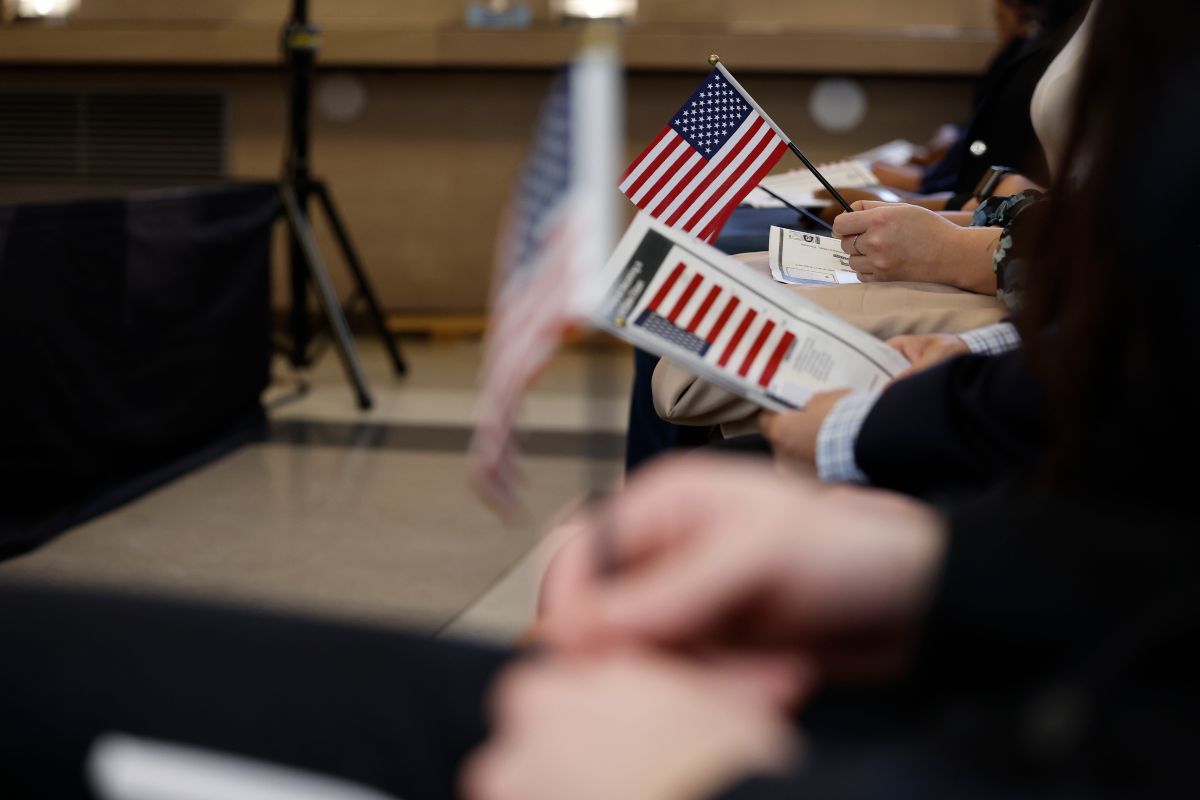 El voto de los nuevos ciudadanos cobra fuerza en las elecciones de Arizona.