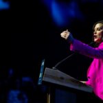 La gobernador de Michigan Gretchen Whitmer celebró su reelección en Detroit.