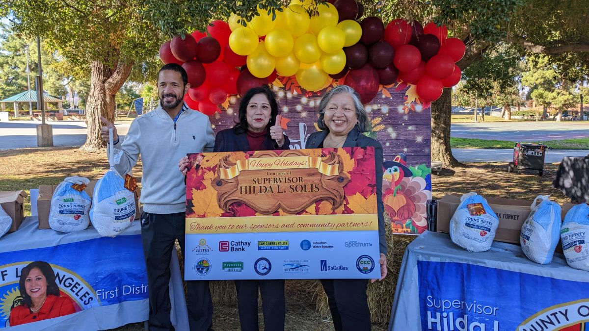 Operación Gobble Gobble en Hacienda Heights. (Jacqueline García/La Opinión)