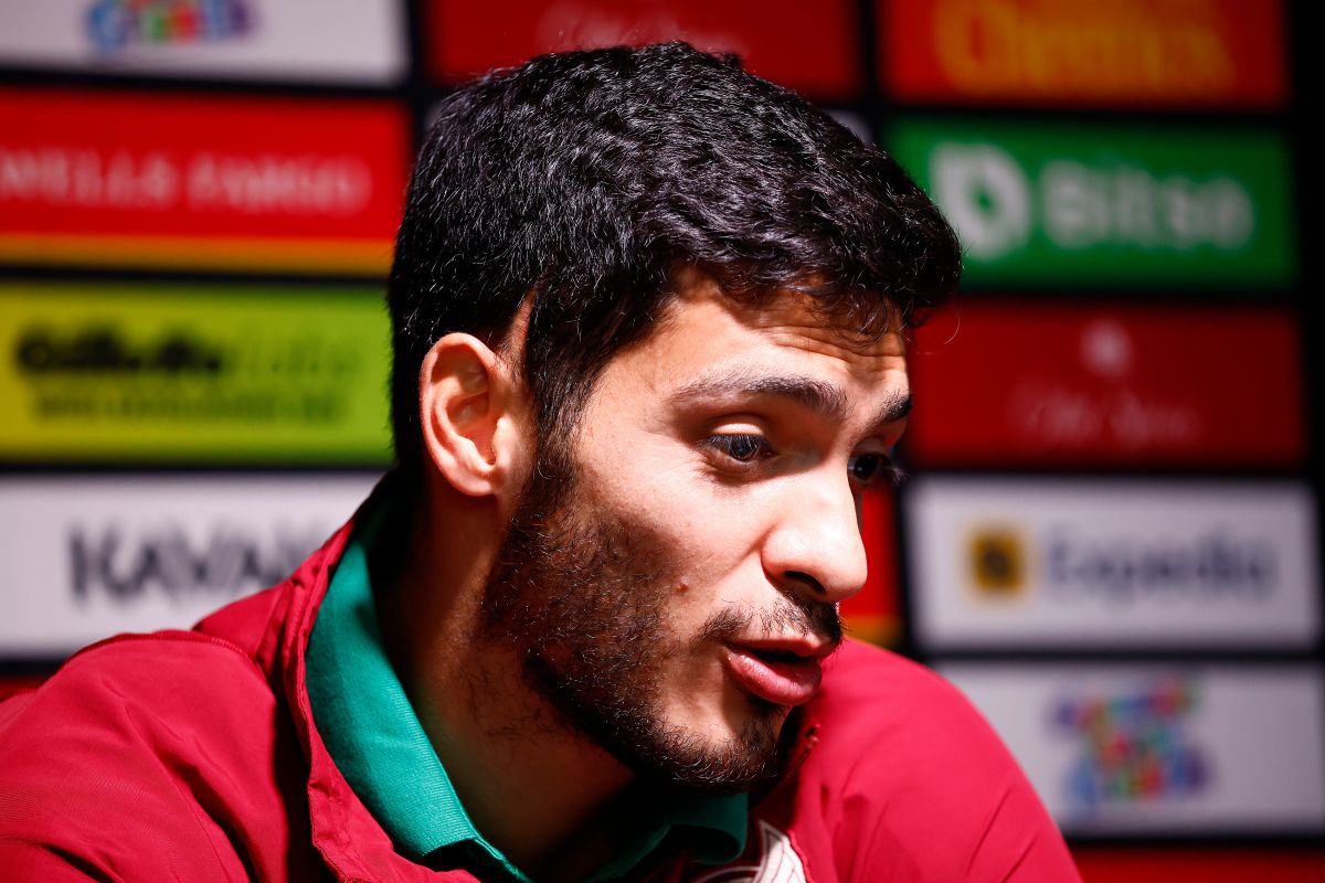 Raúl Jiménez durante una conferencia de prensa con la selección mexicana en septiembre de 2022. 