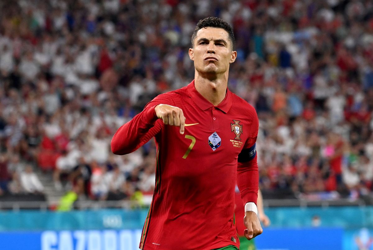 Cristiano Ronaldo celebrando gol con la Selección de Portugal.