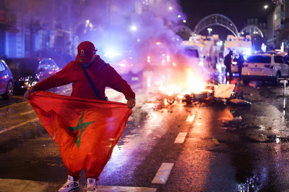 Marroquíes causaron disturbios en Bruselas celebrando el triunfo en el Mundial.