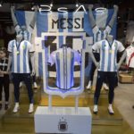 Imagen publicitaria de una camiseta de la selección de Argentina.