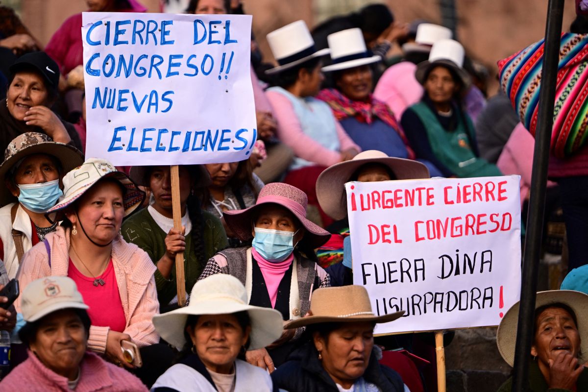 Los peruanos han tomado las calles reclamando nuevas elecciones.