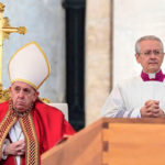 El papa Francisco presidió el funeral de su predecesor Benedicto XVI.