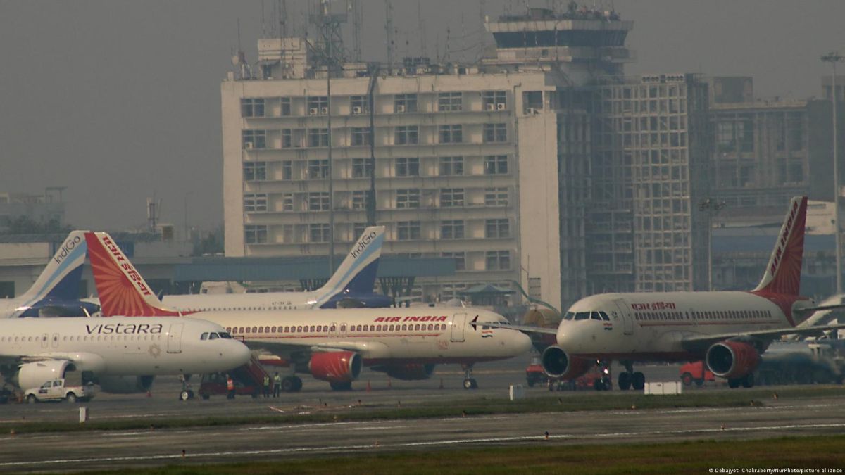 Avión ruso aterriza de emergencia en India tras aviso de bomba