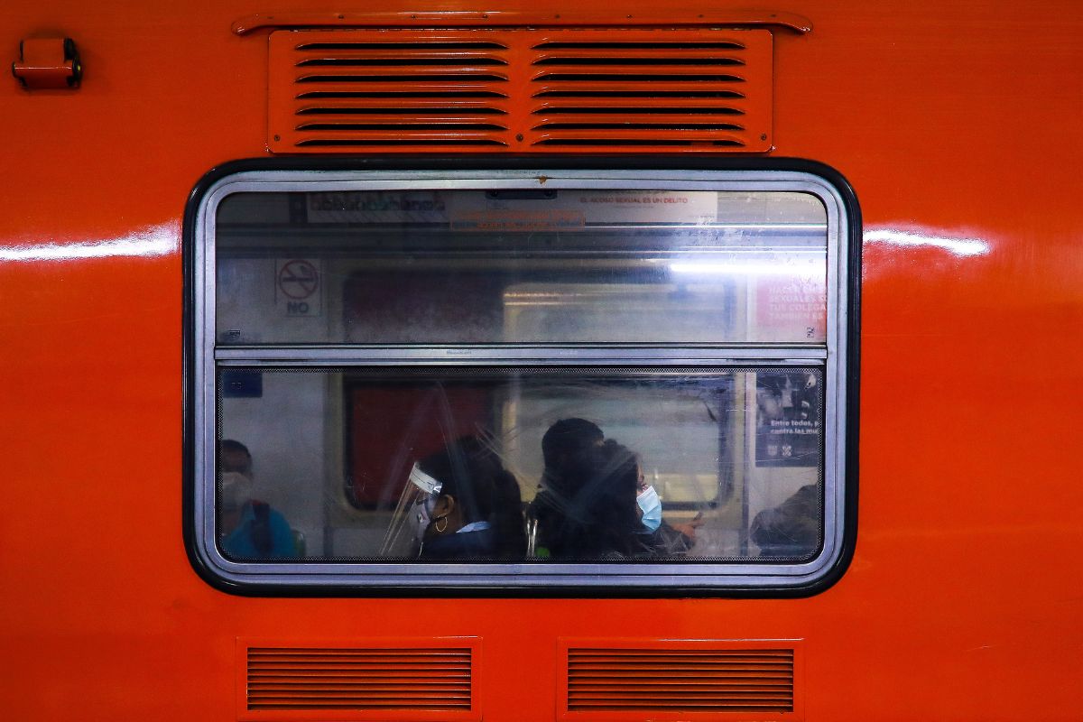 Dos trenes del Metro de la CDMX sufrió un accidente.