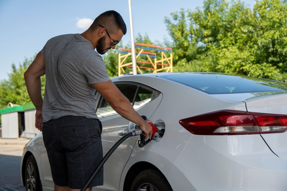 Atento a estos consejos para ahorrar combustible