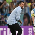 Sergio 'Kun' Agüero junto a Lionel Messi después de la final del Mundial de Qatar 2022.