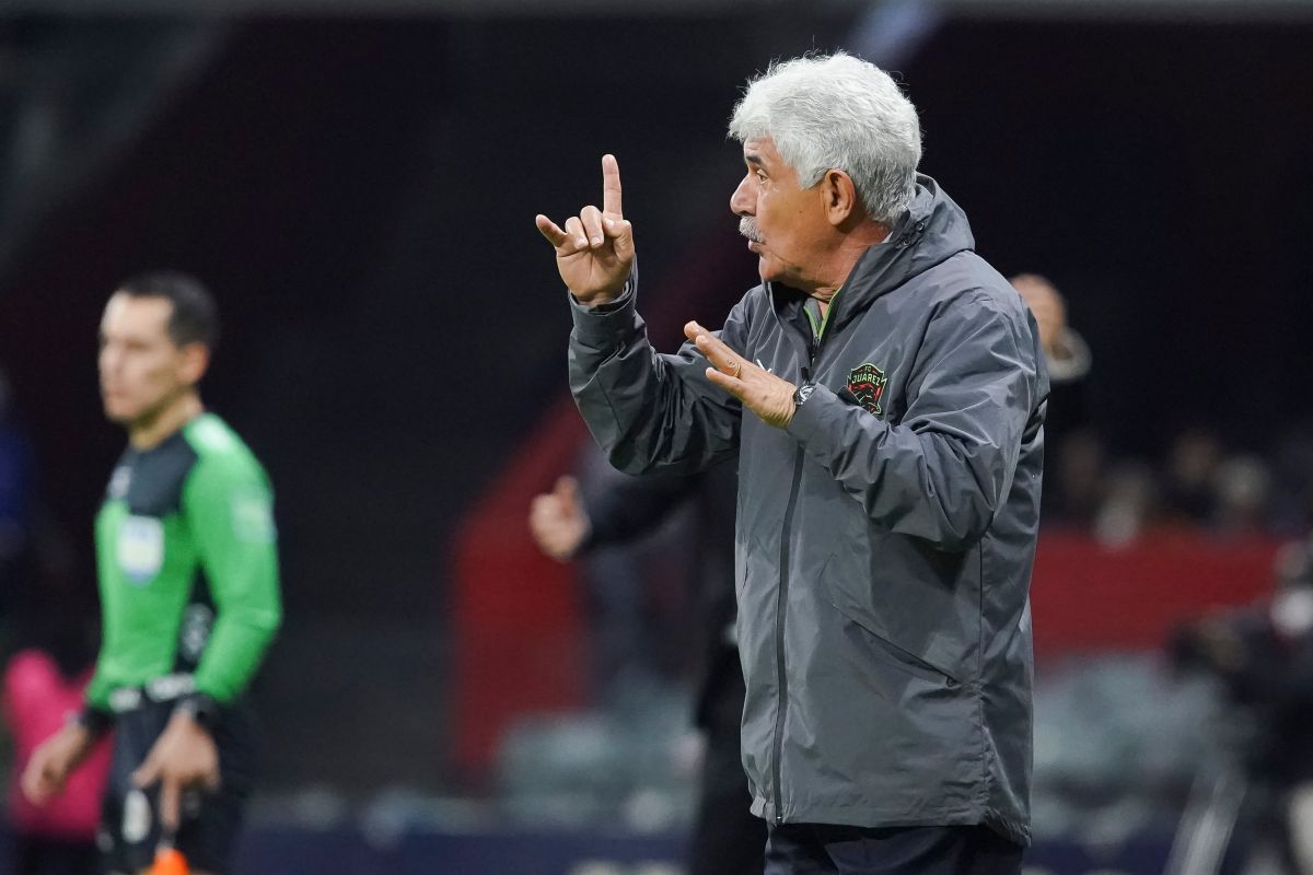 Ricardo Ferretti viene de sufrir en su último ciclo con Juárez FC.