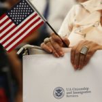 USCIS presenta retrasos en procesos de trámites migratorios.