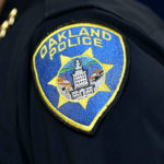 Policía de Oakland California investiga tiroteo.