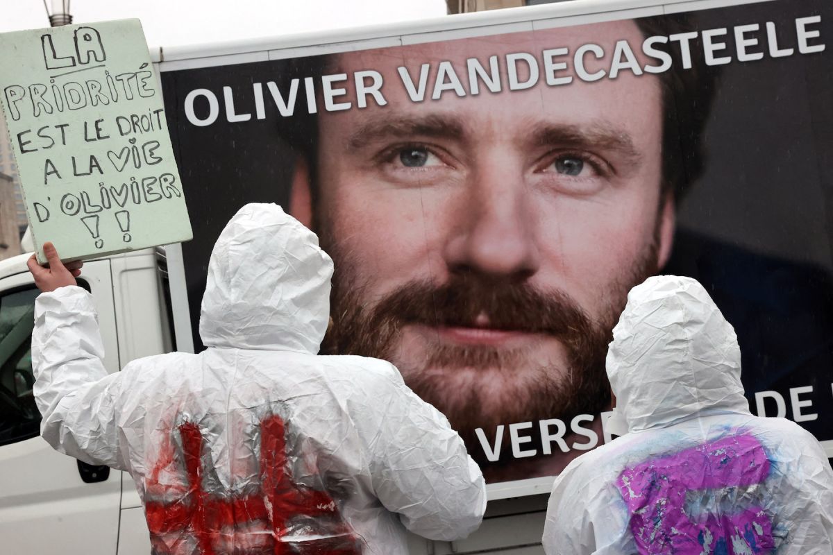 Oliver Vandecasteele fue detenido en febrero de 2022 y, al parecer, se encuentra recluido en la tristemente célebre prisión de Evin, en Teherán.