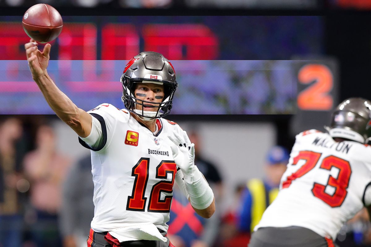 Tom Brady uniformado con los colores de los Buccaneers.