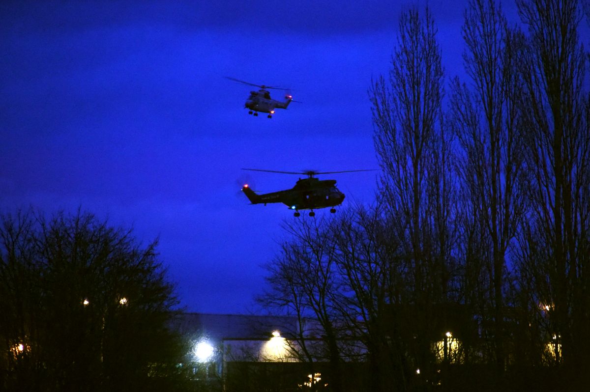 El hecho ocurrió alrededor de las 8:30 p.m. cuando el helicóptero voló en círculos al norte de Detroit.