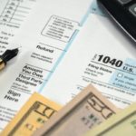 De acuerdo con el IRS, los daños más comunes que puede causar un preparador de impuestos no certificado son: fraude y robo de identidad.