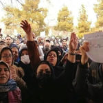 Las 650 niñas envenenadas en Irán para evitar que fueran a la escuela