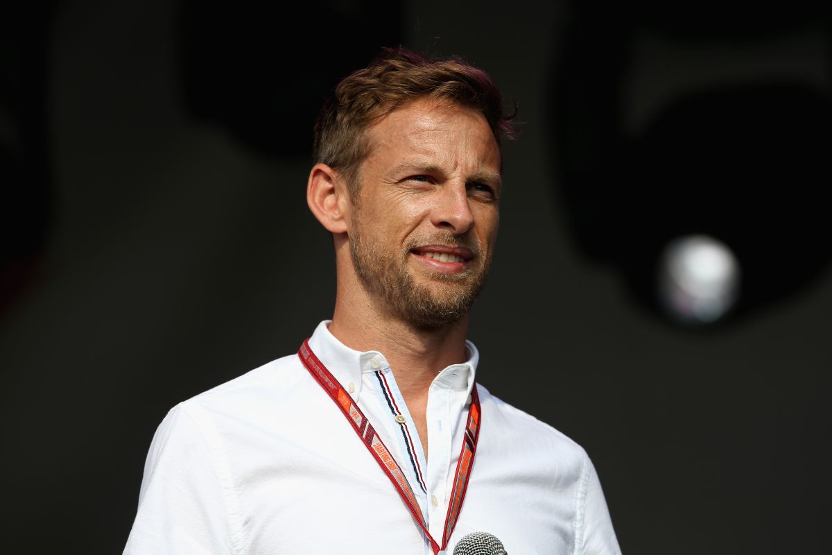 El piloto Jenson Button posee una muy linda casa en Palm Springs que ya puso en venta. 