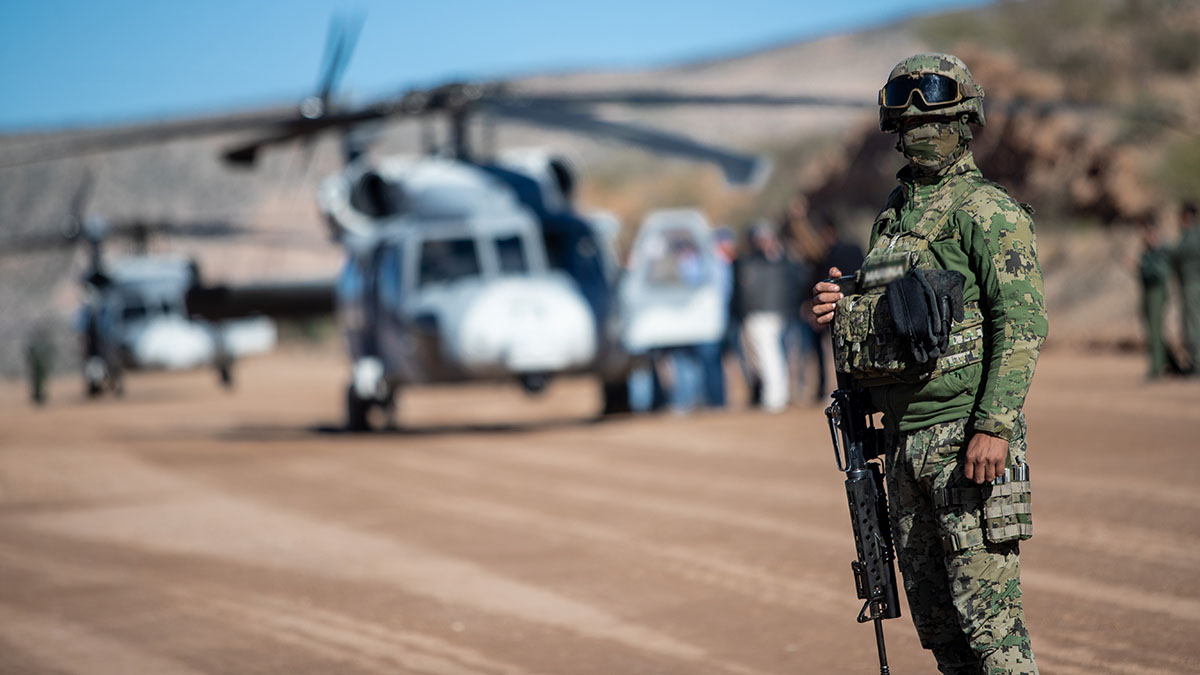 El operativo para capturar a Ovidio Guzmán contó con el apoyo de helicópteros artillados.