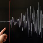 Imagen ilustrativa de un sismógrafo registrando un fuerte terremoto.