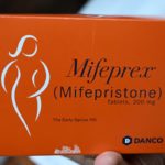 Mifepristona (Mifeprex), es uno de los medicamentos utilizados en aborto con medicamentos.