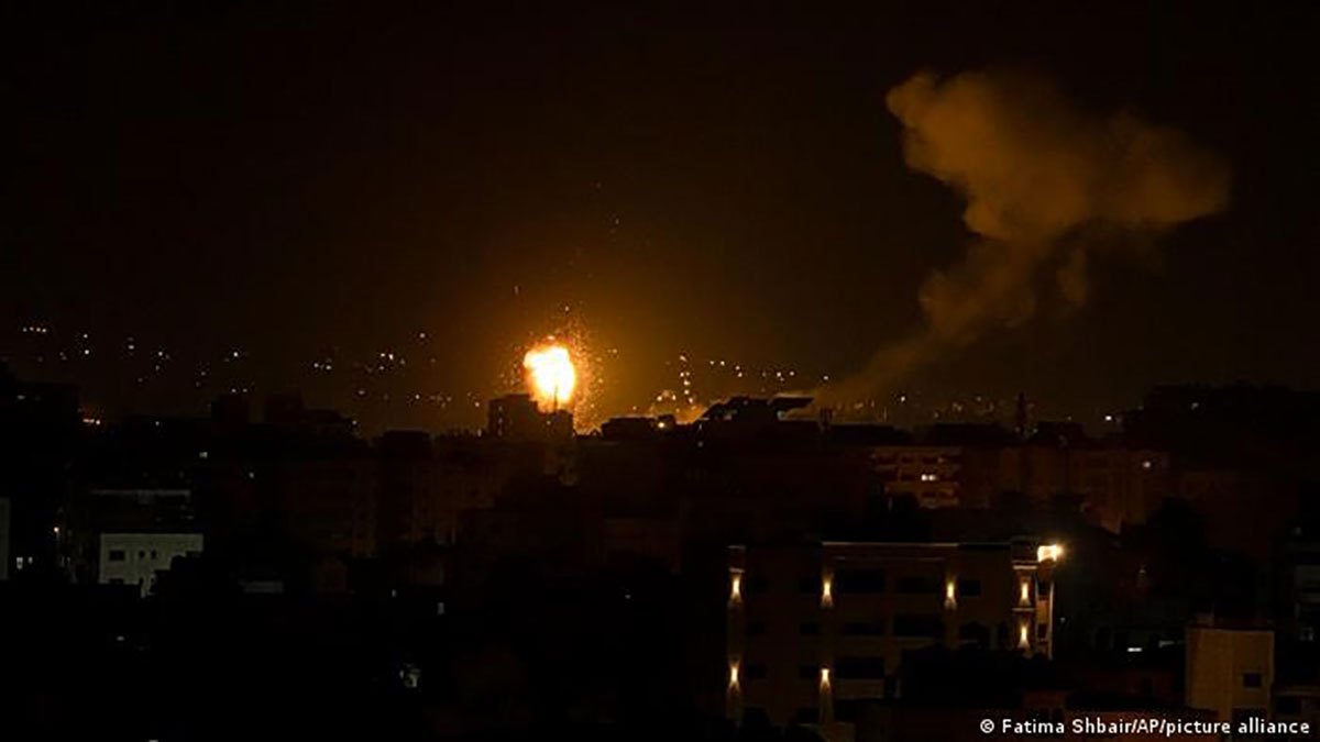 Los militantes de Gaza e Israel rompieron meses de calma transfronteriza tras intercambiar cohetes y ataques aéreos después de que Israel matara a 10 palestinos en una operación militar en Cisjordania.