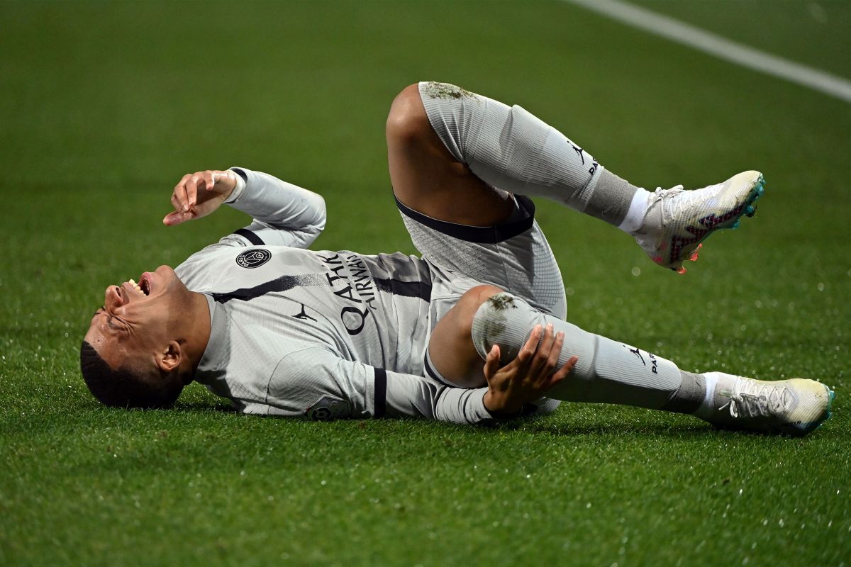 Kylian Mbappé salió lesionado ante el Montpellier.