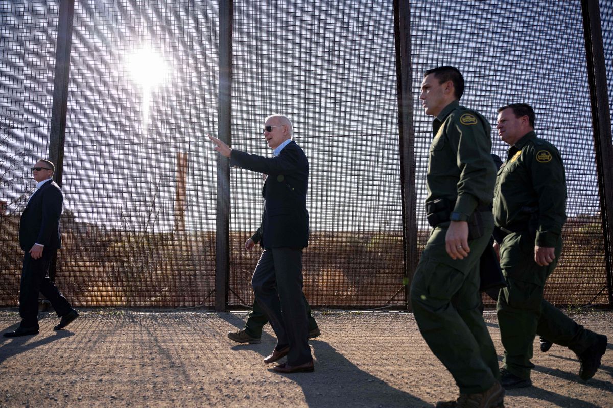 Biden visitó la frontera sur en enero, al tiempo de ordenar nuevas medidas migratorias.