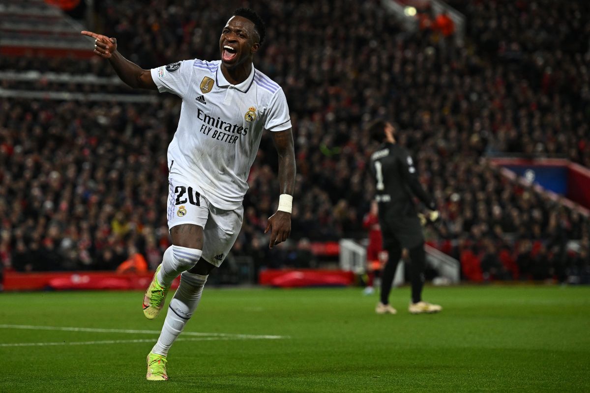 Vinicius Junior celebrando gol ante Liverpool en Champions.