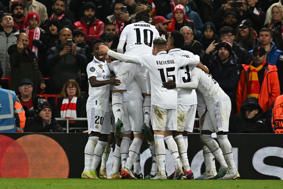 Jugadores del Real Madrid celebrando en Anfield. 