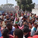 Migrantes en Tapachula quieren permisos para viajar al norte de México en avión para pedir asilo en EE.UU.