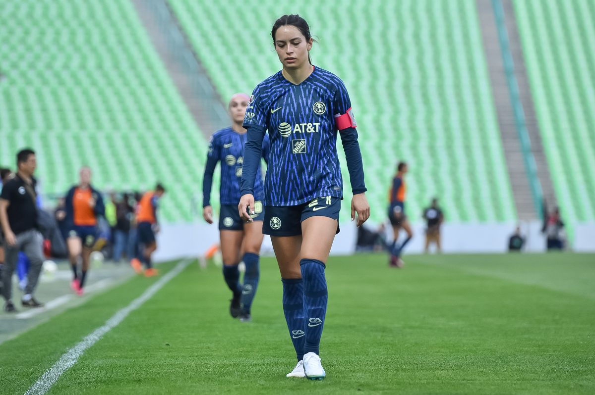 Scarlett Camberos con los colores del América.