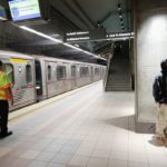 El ataque ocurrió en la estación Wilshire/Western, en el área de Koreatown.